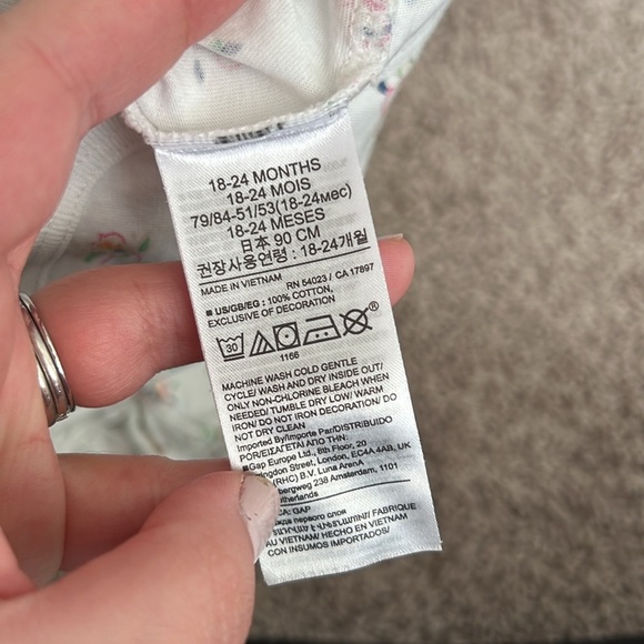 Baby GAP Floral Ruffle Sleeve Onesie - Picture 4 of 5